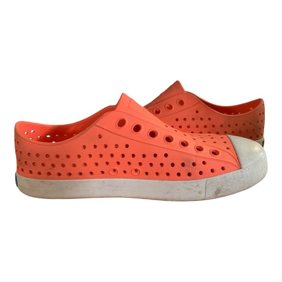 Unisex NATIVE Jefferson Orange Shell White Shoes Size Men 6 Women 8 - Picture 2 of 11